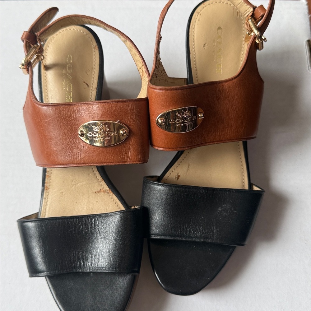 Coach Hendrick Wedge Sandals – Black & Tan Leather – Size 7
